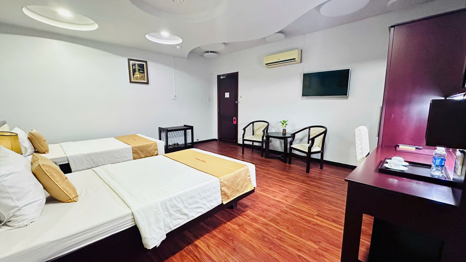 Trang thiết bị cao cáp hiện đại trong phòng Deluxe của Helen Ngọc Giang Hotel